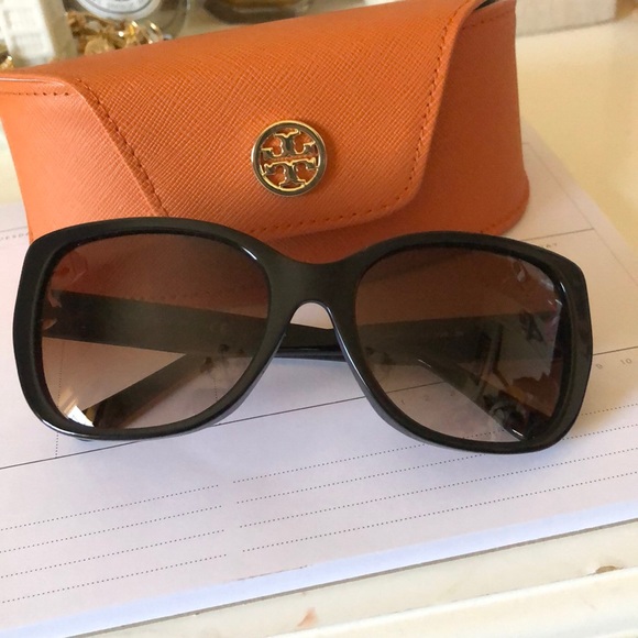 Tory Burch sunglasses! - Picture 3 of 8